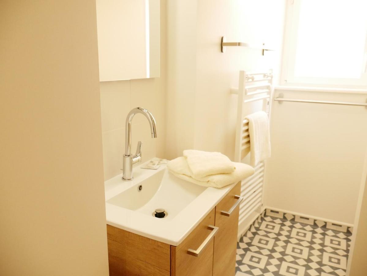 Appartement Avec Chambre - Entree Spa Incluse Бурбон-Ланси Экстерьер фото