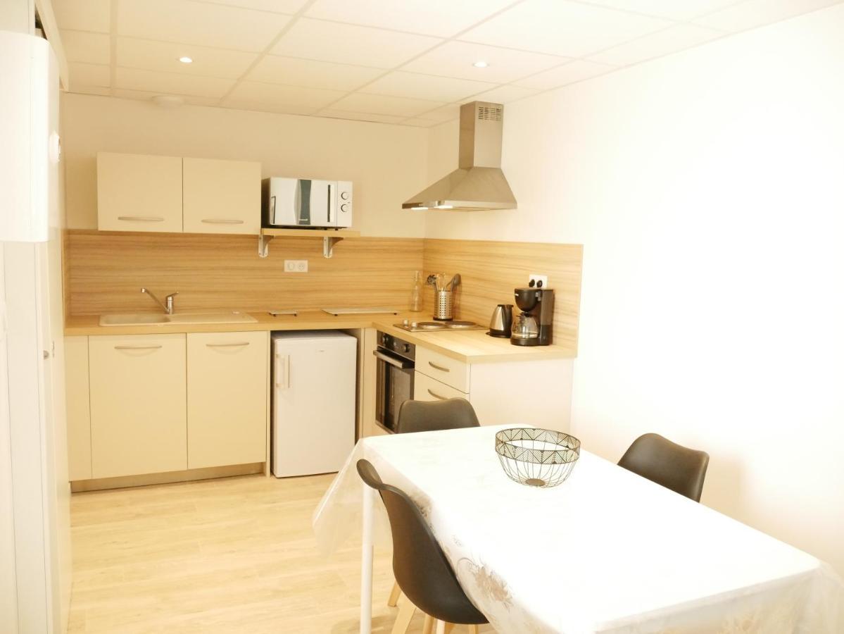 Appartement Avec Chambre - Entree Spa Incluse Бурбон-Ланси Экстерьер фото